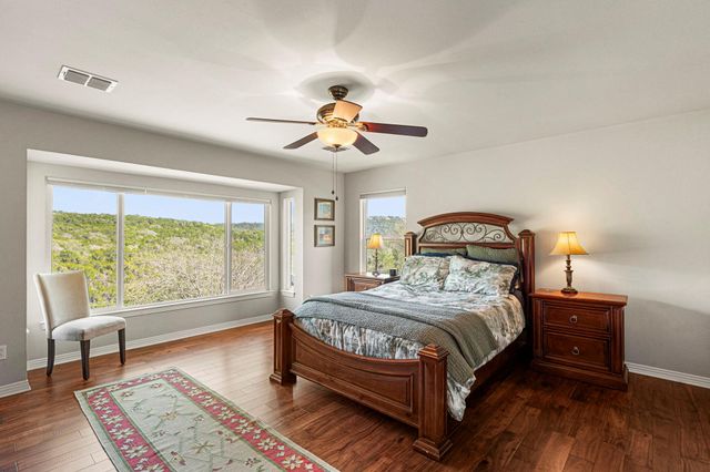 7716 Waldon DR E, Austin, TX 78750