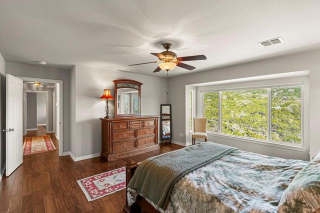 7716 Waldon DR E, Austin, TX 78750