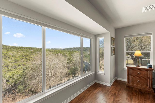 7716 Waldon DR E, Austin, TX 78750