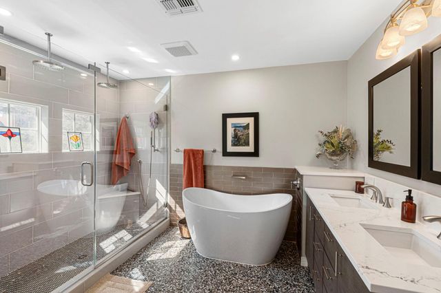 7716 Waldon DR E, Austin, TX 78750