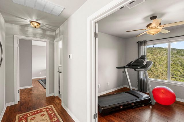 7716 Waldon DR E, Austin, TX 78750