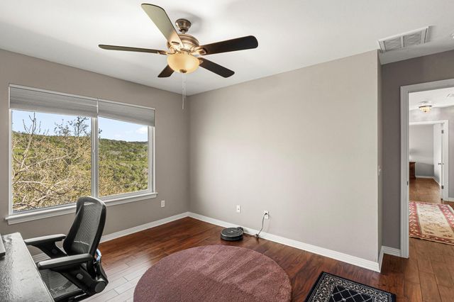 7716 Waldon DR E, Austin, TX 78750