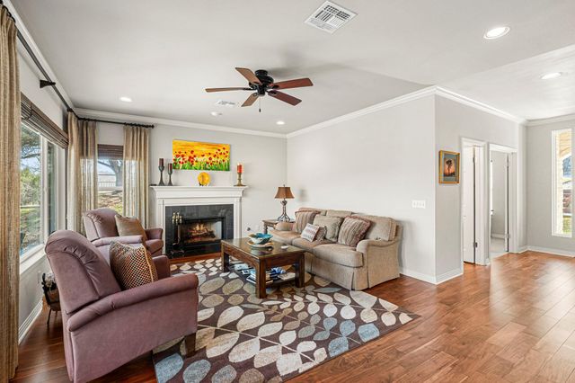 7716 Waldon DR E, Austin, TX 78750