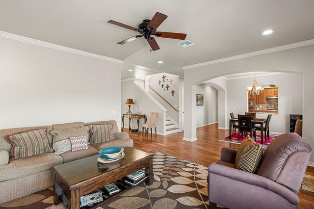 7716 Waldon DR E, Austin, TX 78750