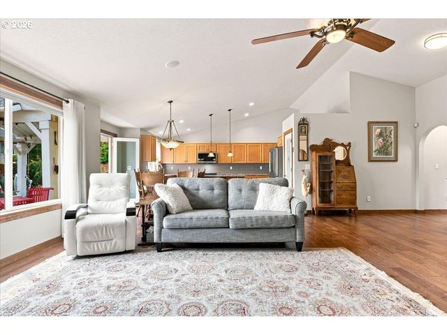 504 N LARK Dr, Ridgefield, WA 98642