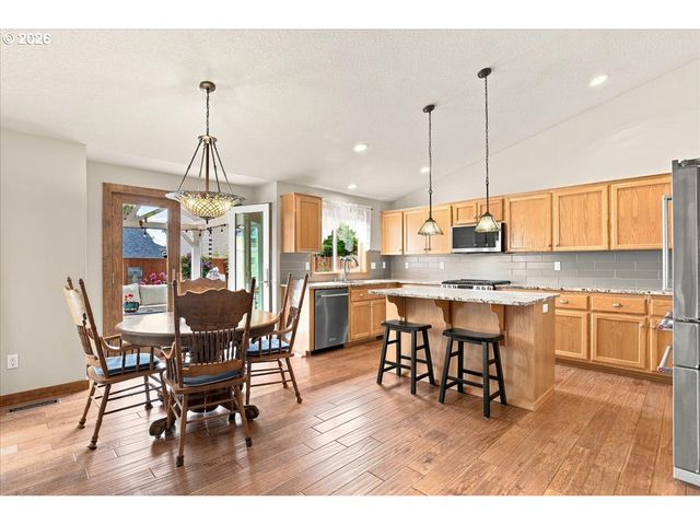 504 N LARK Dr, Ridgefield, WA 98642