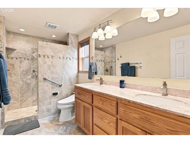 504 N LARK Dr, Ridgefield, WA 98642