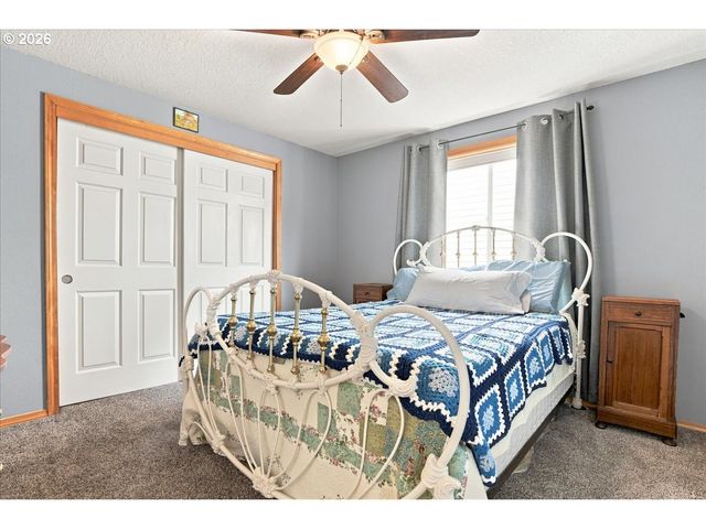 504 N LARK Dr, Ridgefield, WA 98642
