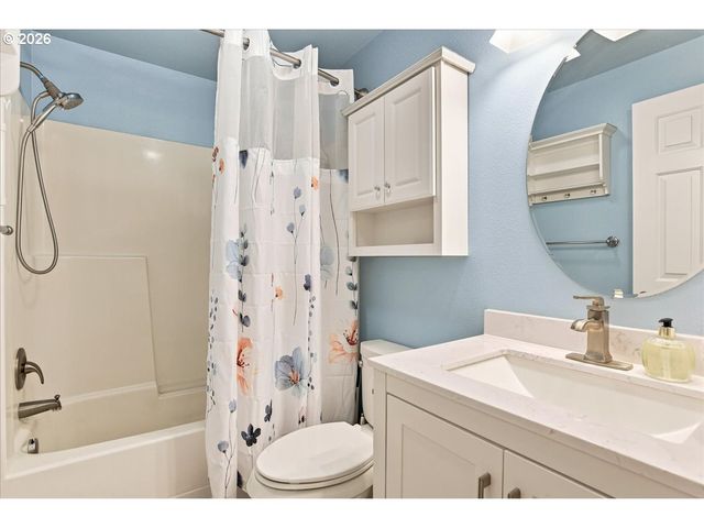 504 N LARK Dr, Ridgefield, WA 98642