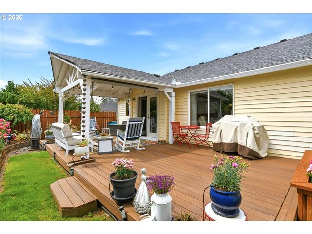 504 N LARK Dr, Ridgefield, WA 98642