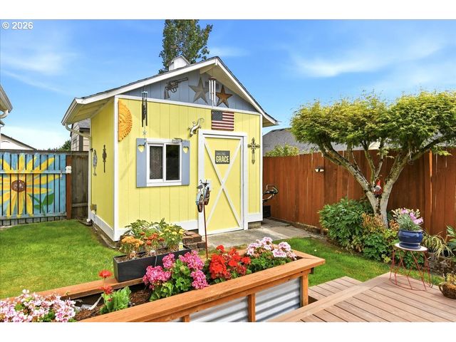 504 N LARK Dr, Ridgefield, WA 98642