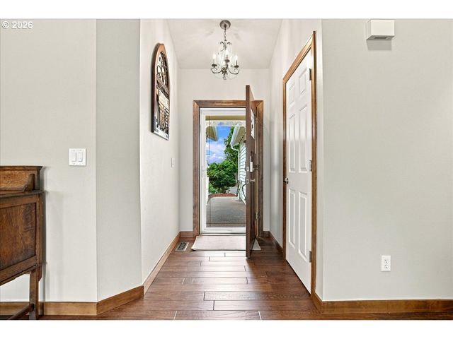 504 N LARK Dr, Ridgefield, WA 98642