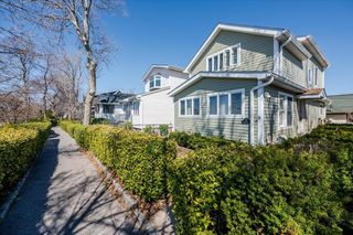 72 Indian Trail 72, Bronx, NY 10465