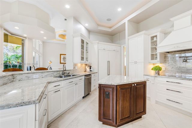 2477 Poinciana Dr, Weston, FL 33327