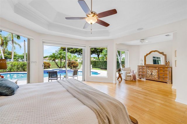 2477 Poinciana Dr, Weston, FL 33327