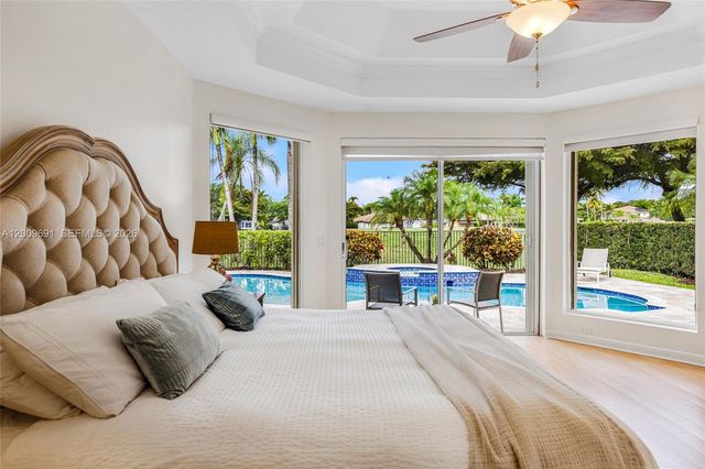 2477 Poinciana Dr, Weston, FL 33327