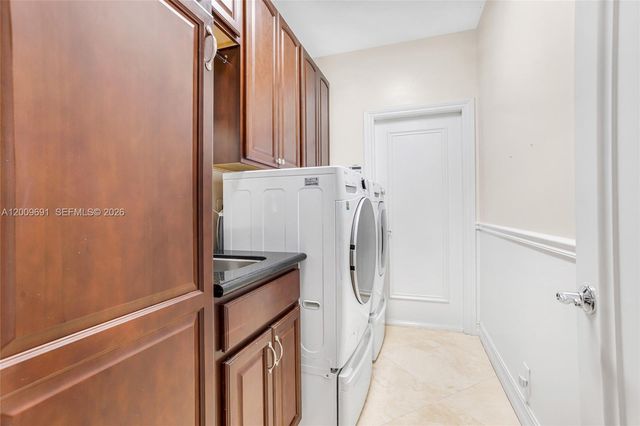 2477 Poinciana Dr, Weston, FL 33327