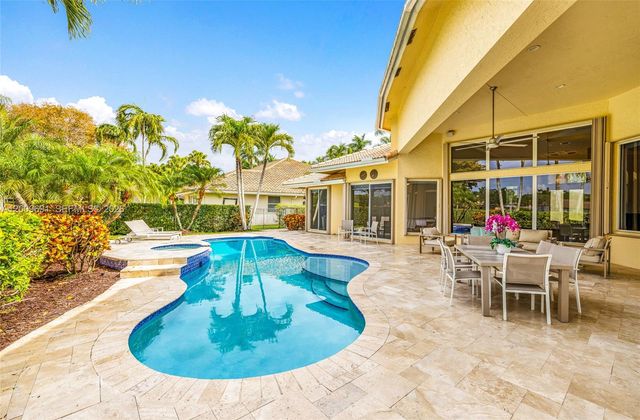 2477 Poinciana Dr, Weston, FL 33327