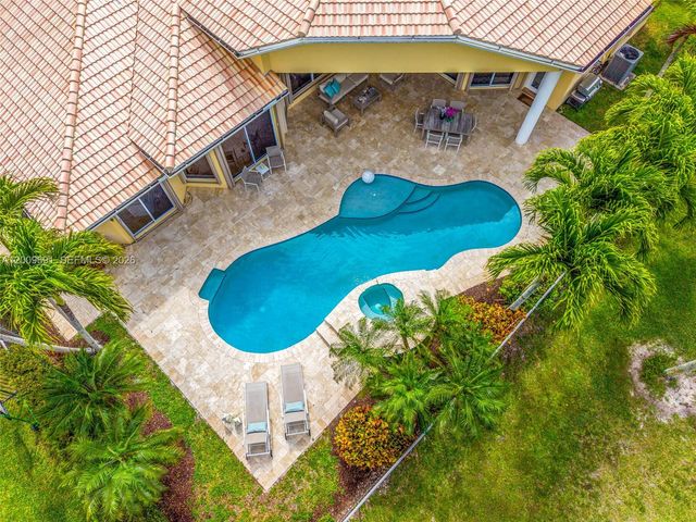 2477 Poinciana Dr, Weston, FL 33327