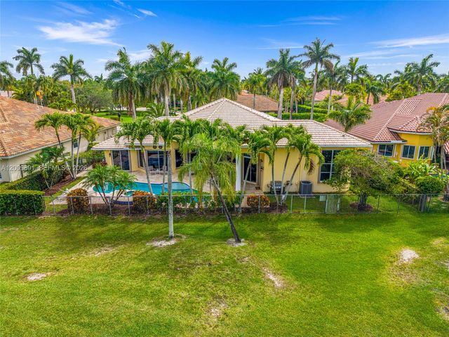 2477 Poinciana Dr, Weston, FL 33327