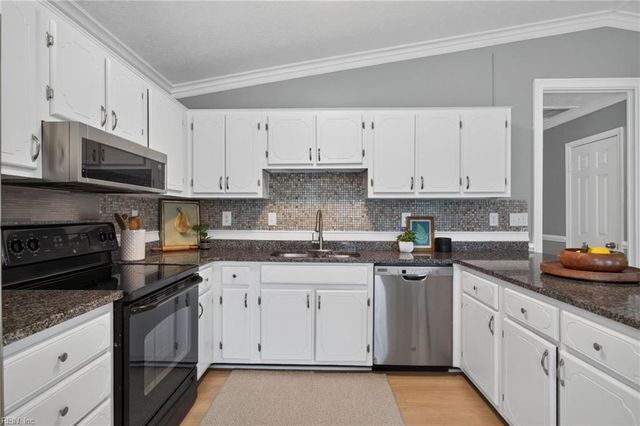 16 E Davis RD, Hampton, VA 23666