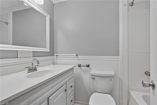 16 E Davis RD, Hampton, VA 23666