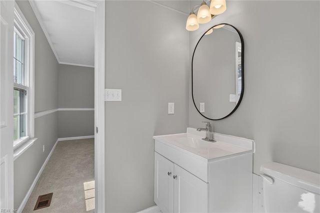16 E Davis RD, Hampton, VA 23666