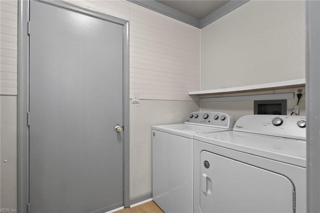 16 E Davis RD, Hampton, VA 23666