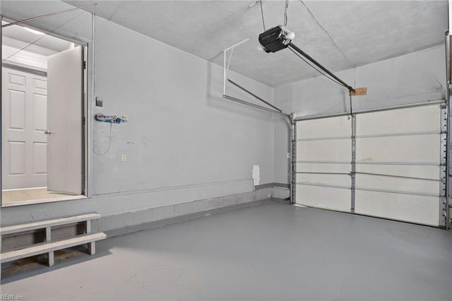 16 E Davis RD, Hampton, VA 23666