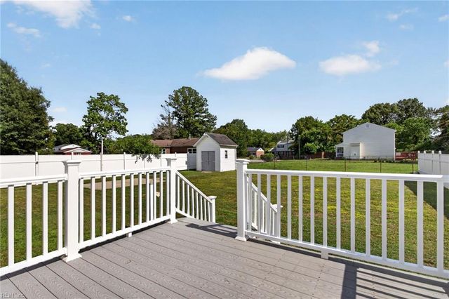 16 E Davis RD, Hampton, VA 23666