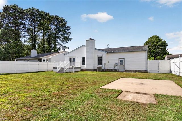 16 E Davis RD, Hampton, VA 23666
