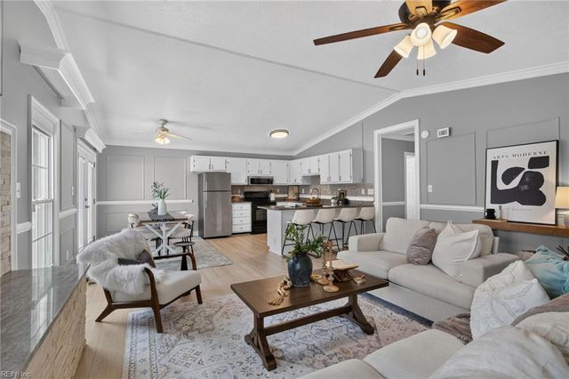 16 E Davis RD, Hampton, VA 23666
