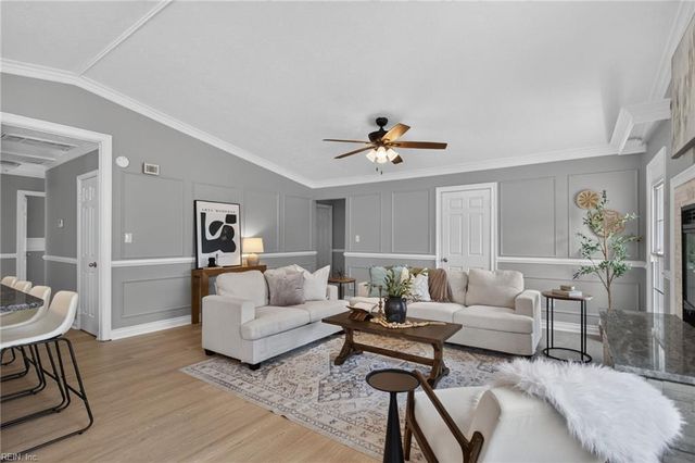 16 E Davis RD, Hampton, VA 23666