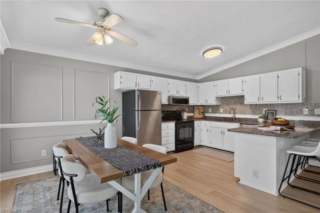16 E Davis RD, Hampton, VA 23666
