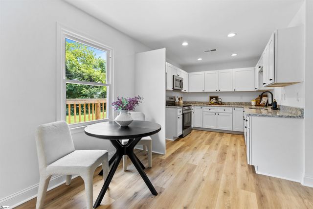 2 Melbourne Lane, Greenville, SC 29615
