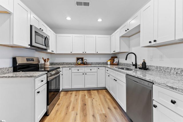 2 Melbourne Lane, Greenville, SC 29615