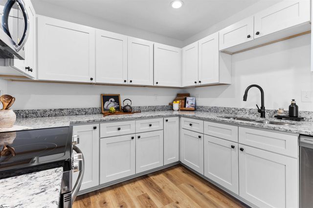 2 Melbourne Lane, Greenville, SC 29615