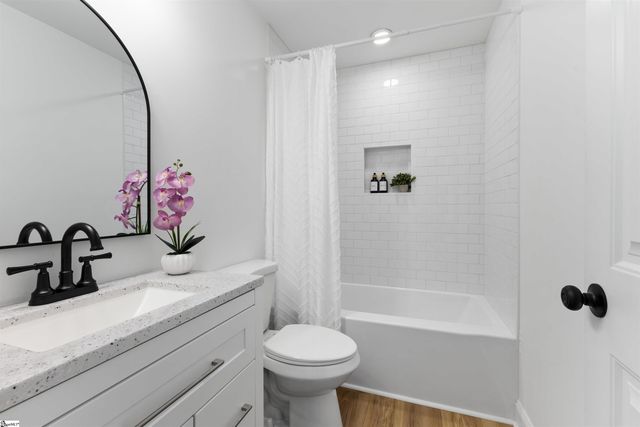 2 Melbourne Lane, Greenville, SC 29615