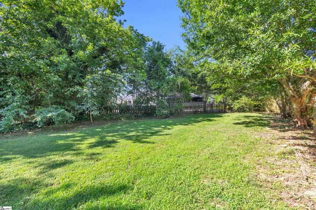 2 Melbourne Lane, Greenville, SC 29615