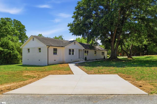 2 Melbourne Lane, Greenville, SC 29615