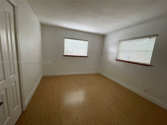 811 NE 14th Pl 4, Fort Lauderdale, FL 33304