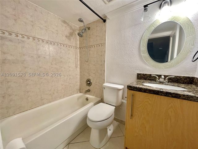 811 NE 14th Pl 4, Fort Lauderdale, FL 33304
