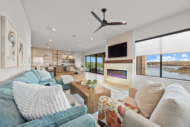 347 Venture BLVD S, Point Venture, TX 78645