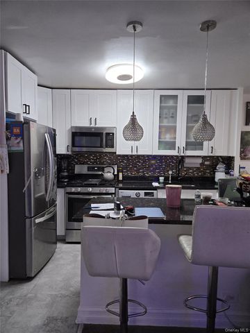 880 Boynton Avenue 9L, Bronx, NY 10473
