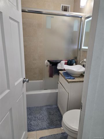 880 Boynton Avenue 9L, Bronx, NY 10473