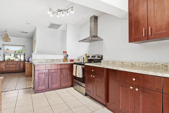 333 Mid Pines Road, Palm Springs, FL 33461