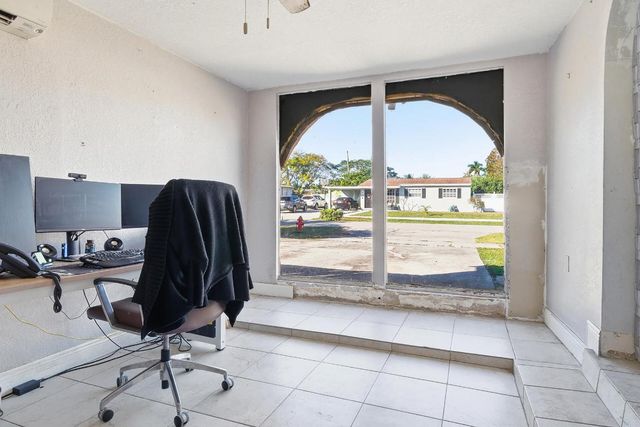 333 Mid Pines Road, Palm Springs, FL 33461