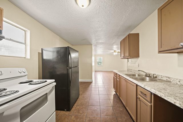 3418 Sealy Street, Galveston, TX 77550