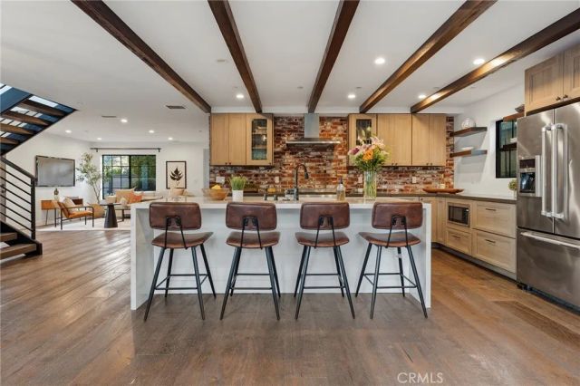 4036 Moore St, Los Angeles, CA 90066
