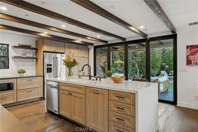 4036 Moore St, Los Angeles, CA 90066